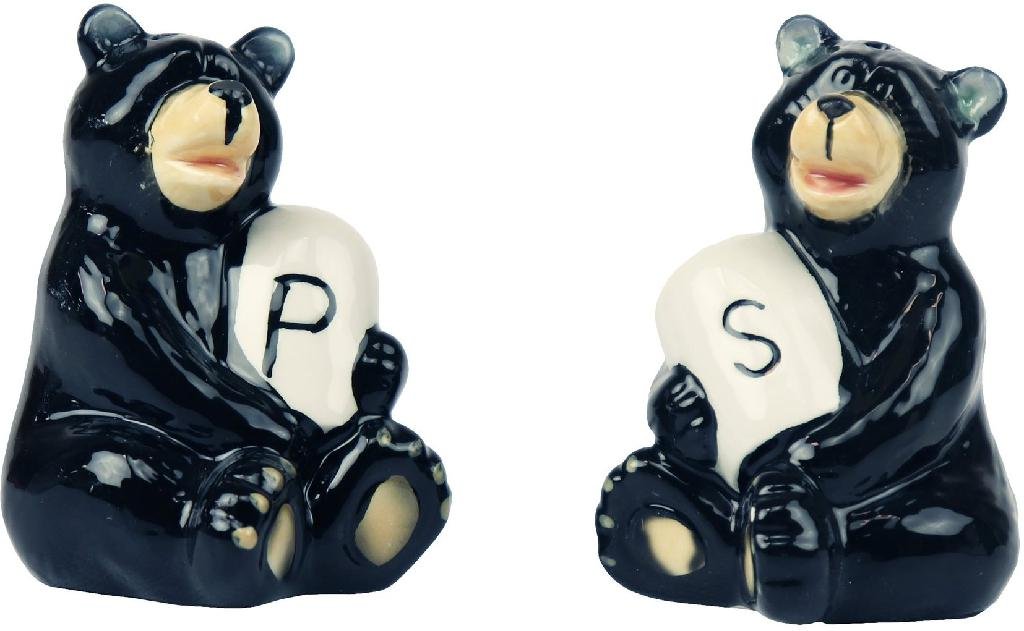 R.EDGE 538 Black Bear Salt & Pepper Shakers Set