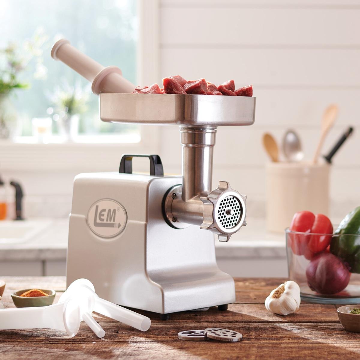 LEM Mighty Bite Grinder 1158, 500W, #8 Head, 4-5 lbs/min, 14.61"x7.09"x14.96"