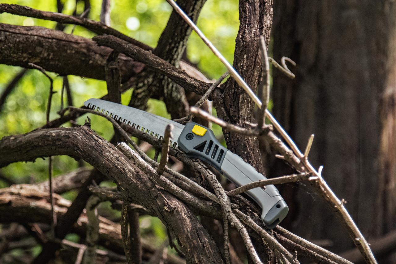 Hawk HWK-WSAW Wood Saw 8.25in Closed, 7in SK5 Blade, Titanium Nitride, TPR Grip - View 2