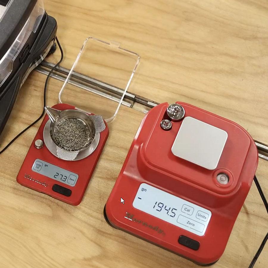 Hornady G3-1500 Scale 1500 Grains 1/10 Grain Accuracy Red Battery Operated - View 2