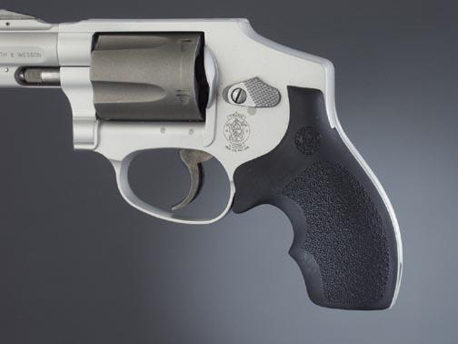 Hogue Rubber Bantam Grip Smith & Wesson J-Frame Round Butt Black - View 2