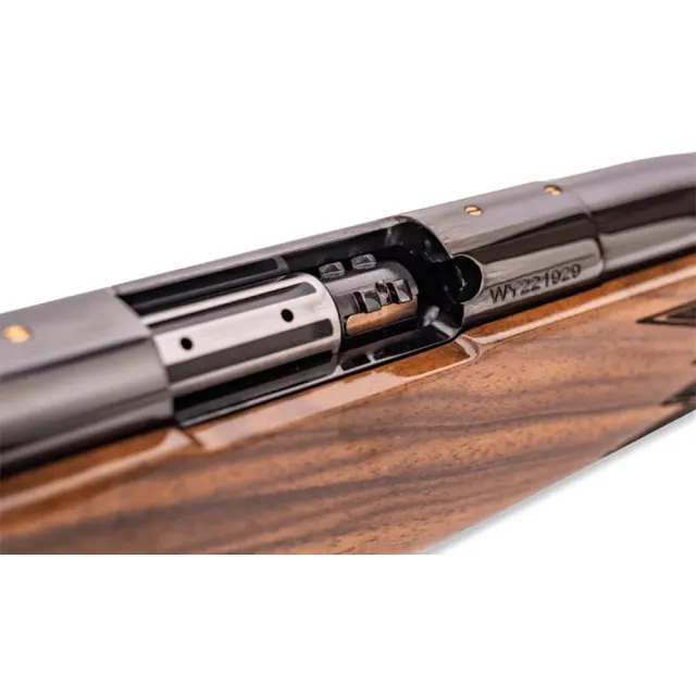 Weatherby MARK V DELUXE 22-250 REM 24.00In 5rd Walnut Deluxe Varminter - View 2